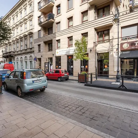 King Care With A/c * Budapest